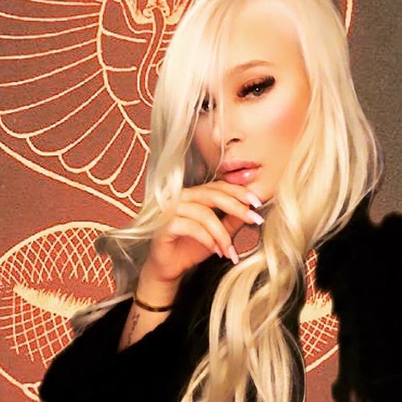 Meet your Posher, Liz - Picture 1 of 1